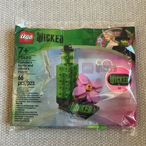 Wicked movie Lego set, bottle and flower never opened